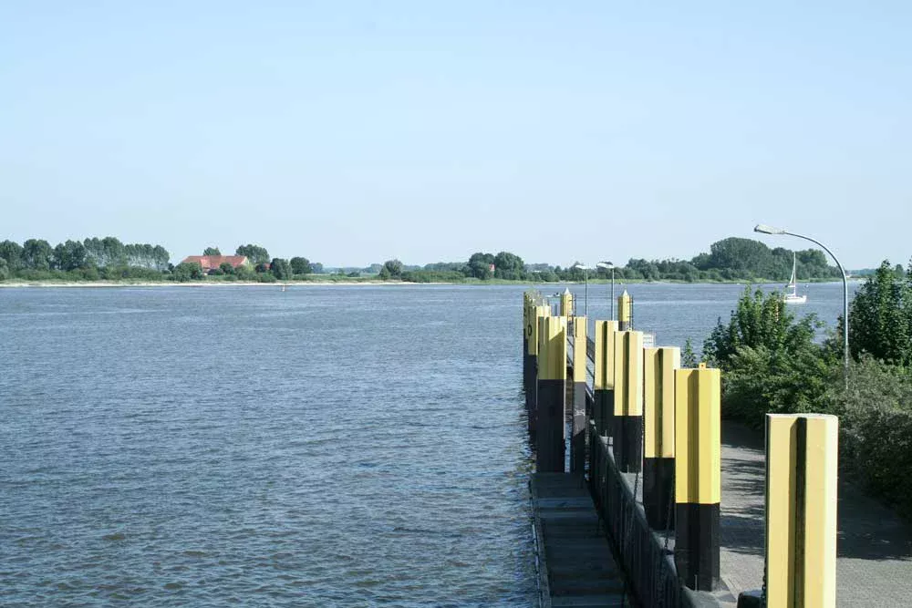 Schleuseneinfahrt in Brake (Utw.)