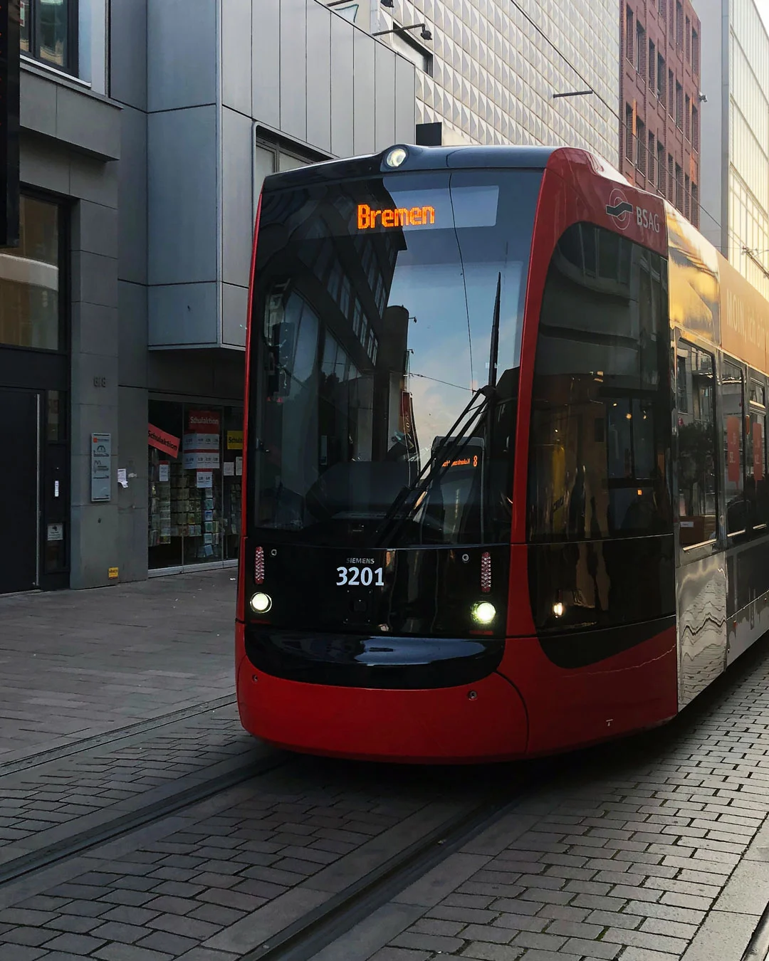 Straßenbahn "Nordlicht" der BSAG in der Bremer Innenstadt