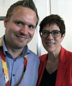 Simon Zeimke mit CDU Generalsekretäring Annegret Kramp-Karrenbauer